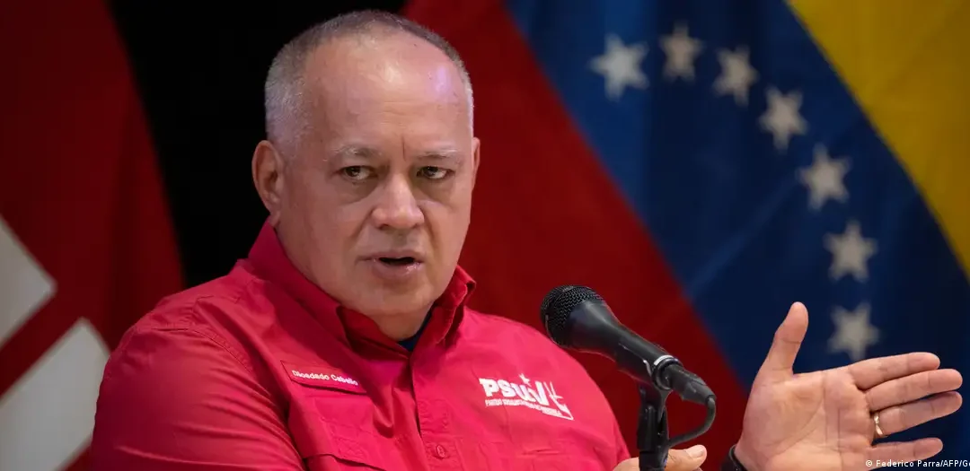 Cabello cifra en 100 los muertos tras operación de EE.UU. y denuncia ataques contra zonas civiles