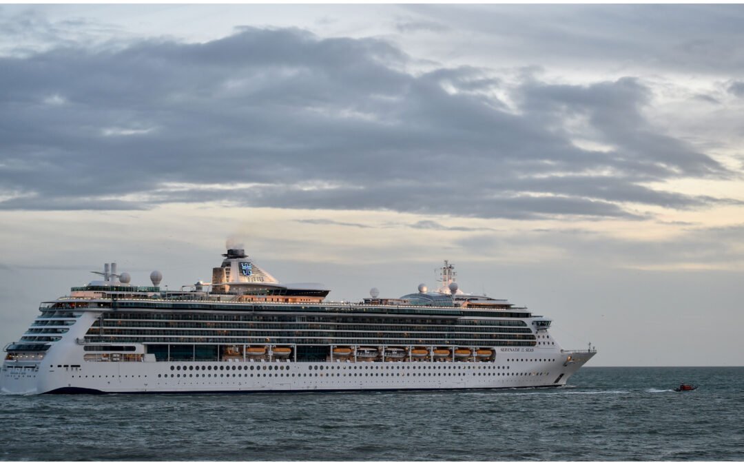 Holland America Line refuerza protocolos sanitarios tras brote de Norovirus en el crucero Rotterdam