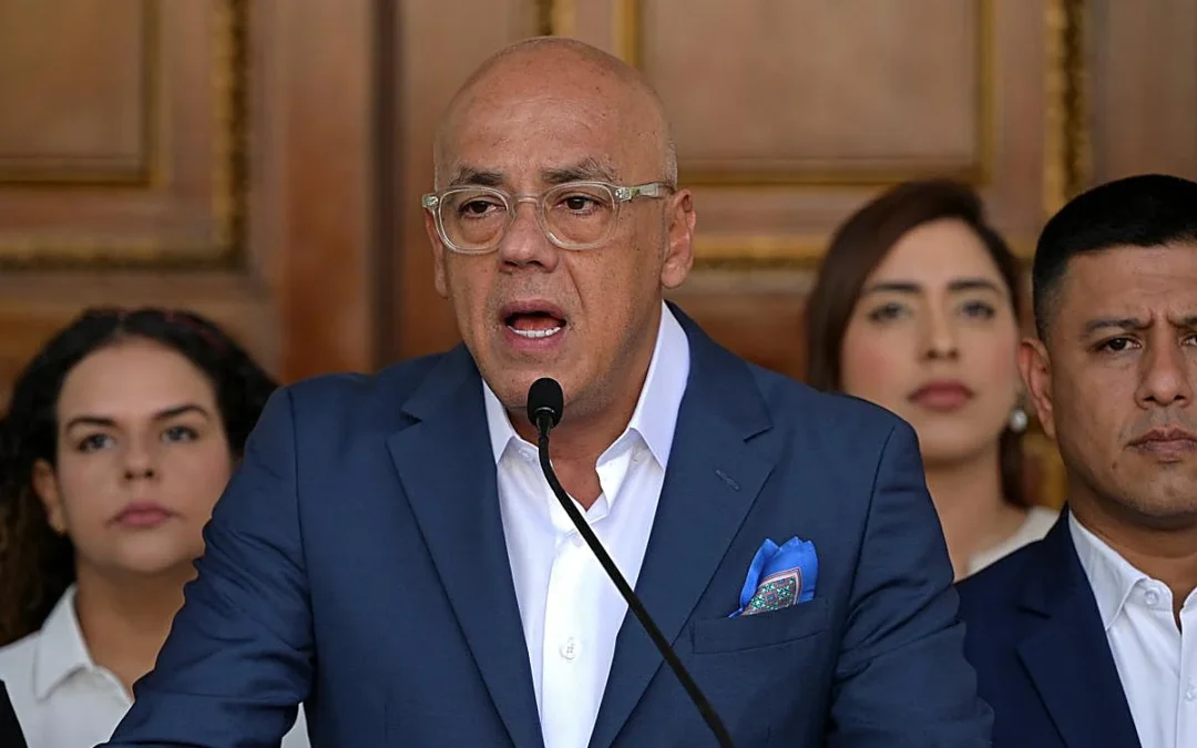 Jorge Rodríguez anuncia la liberación de presos políticos y extranjeros