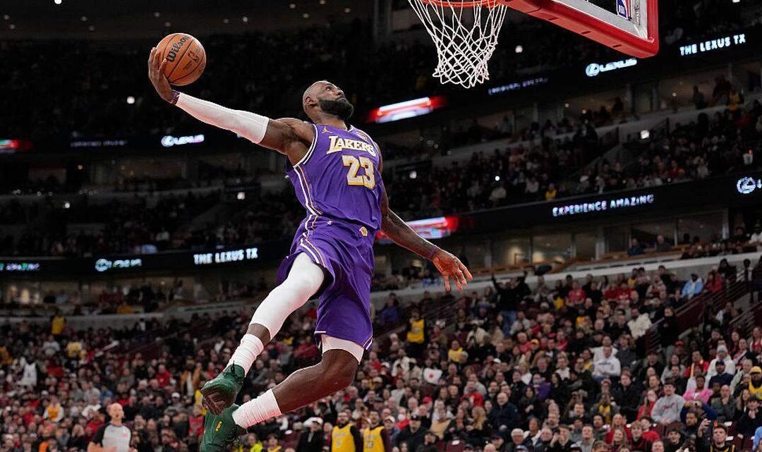 LeBron James hace historia: primer jugador en alcanzar los 60.000 minutos en la NBA
