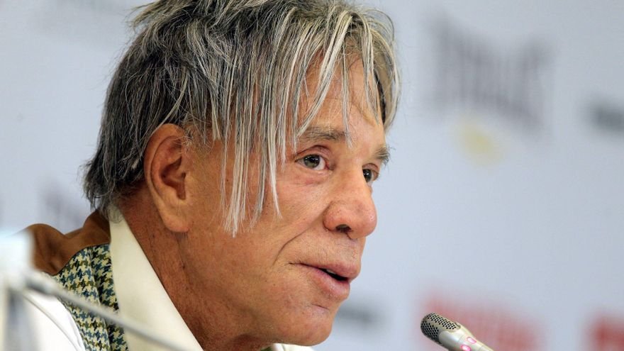 Mickey Rourke solicita apoyo del público para evitar el desalojo de su hogar en Los Ángeles