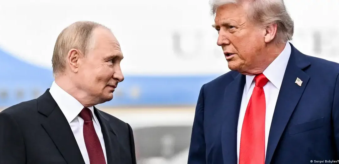 Trump invita a Putin a su «Consejo de Paz» y amenaza a Francia con aranceles del 200% al vino