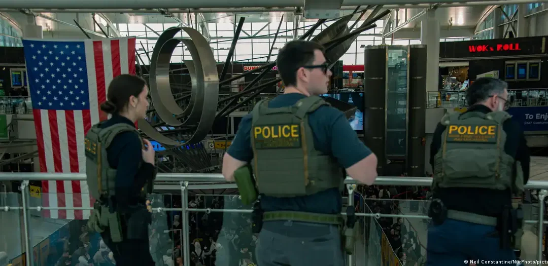 Acuerdo republicano pone fin al cierre parcial del Gobierno y al caos en aeropuertos