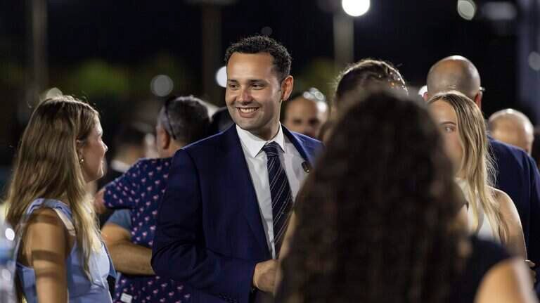 Alcalde de Hialeah recibe dos multas en Miami por infringir las leyes de tránsito en un auto oficial