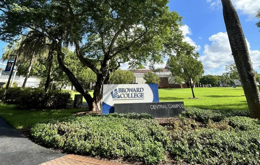 Florida exige papeles migratorios en colegios públicos
