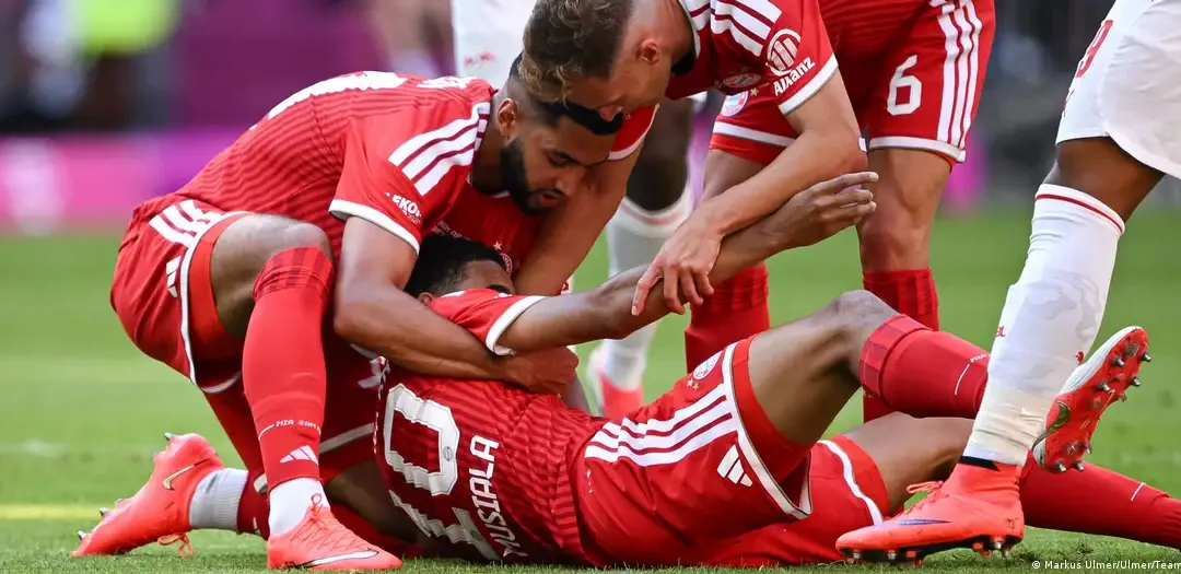 Jamal Musiala sufre un nuevo desvanecimiento en partido del Bayern Múnich