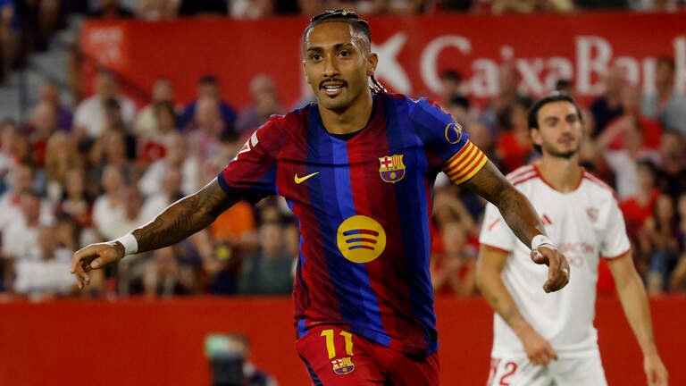 Raphinha dispara al Barcelona a la cima de LaLiga