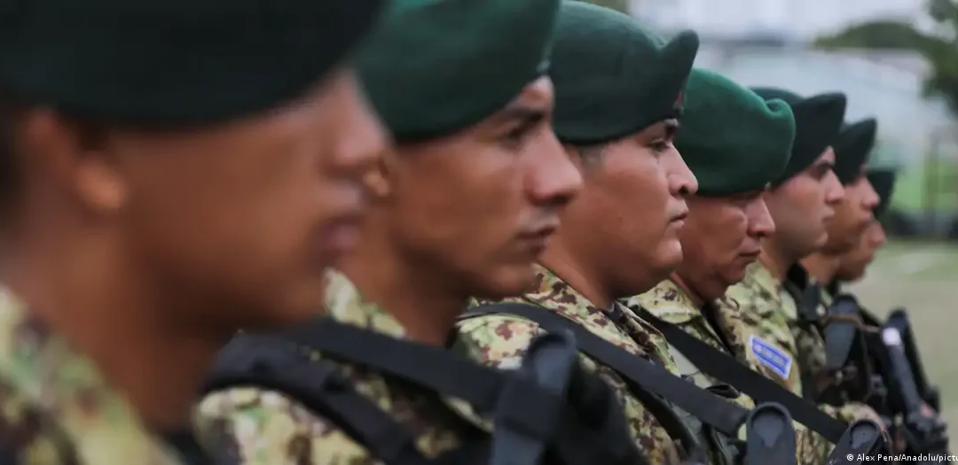 El Salvador despliega operativo militar a gran escala en Haití para rescatar a soldados retenidos