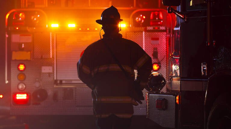 Incendio en apartamento de Miami deja 15 desplazados y dos hospitalizados