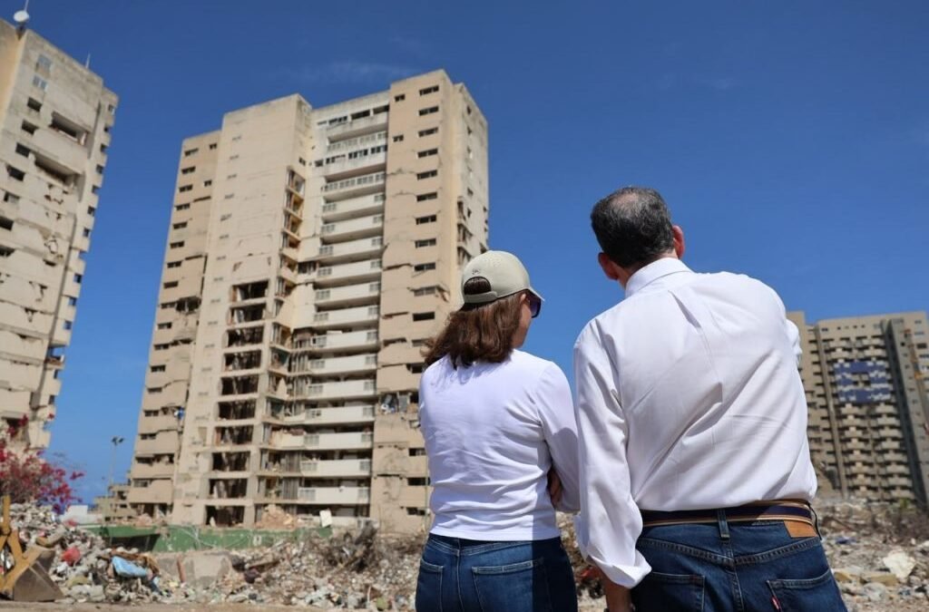 María Corina Machado recorre comunidades afectadas por sismos en el litoral central venezolano